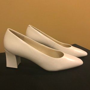 SRO White leather pump 6.5